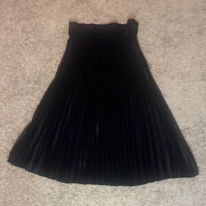 Banana Republic Elegant Black Pleated Skirt